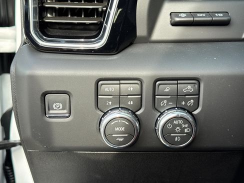 New 2026 GMC Sierra 3500 Denali Ultimate image 30