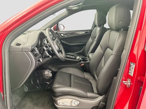 Used 2026 Porsche Macan AWD/4WD image 5