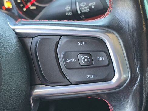 Used 2021 Jeep Gladiator Rubicon AWD/4WD image 9
