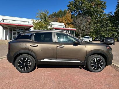 New 2025 Nissan Kicks SV w/ SV Premium Package