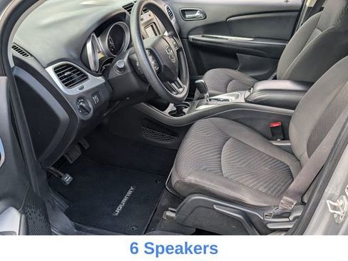 Used 2017 Dodge Journey SE w/ Flexible Seating Group image 9