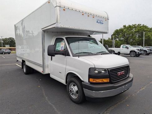 New 2025 GMC Savana 3500 Extended w/ Power Convenience Package RWD image 2