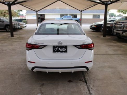 Used 2022 Nissan Sentra SV FWD image 6