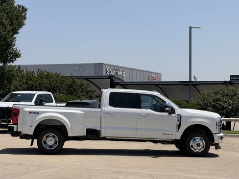 New 2026 Ford F350 Platinum w/ Platinum Plus Package AWD/4WD image 3