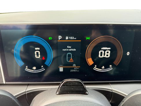 Certified 2024 Hyundai Santa Fe SEL image 11