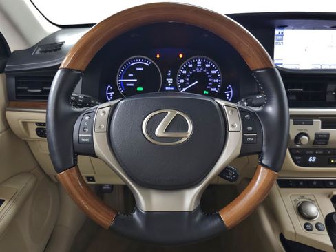 Used 2013 Lexus ES 300h w/ Premium Pkg FWD image 16