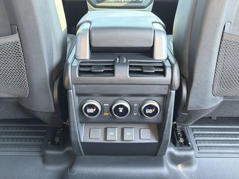 Used 2023 Land Rover Defender 110 X-Dynamic SE AWD/4WD image 19