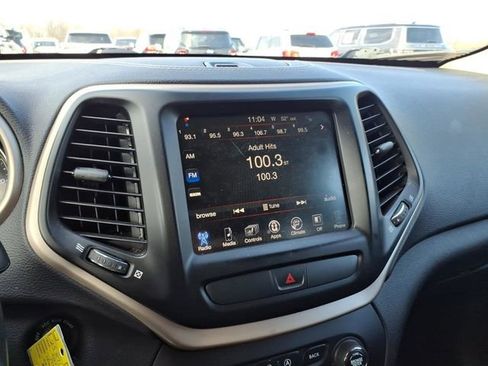 Used 2015 Jeep Cherokee Latitude w/ Cold Weather Group image 9