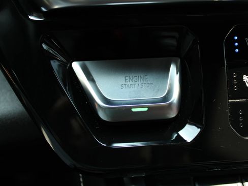 Used 2022 GMC Sierra 1500 Denali Ultimate AWD/4WD image 37