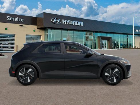 New 2026 Hyundai Ioniq 5 SEL image 7