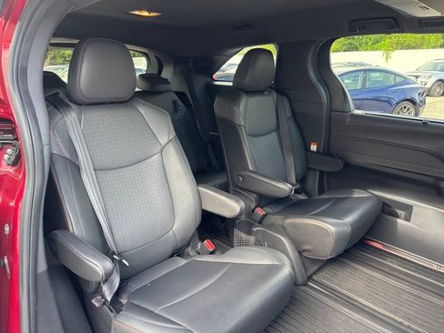 Used 2021 Toyota Sienna XSE w/ XSE Plus Package FWD image 16