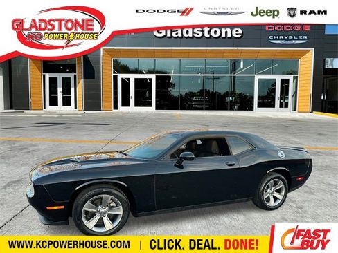 Used 2022 Dodge Challenger SXT w/ Cold Weather Group image 1