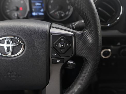 Used 2016 Toyota Tacoma TRD Sport image 24