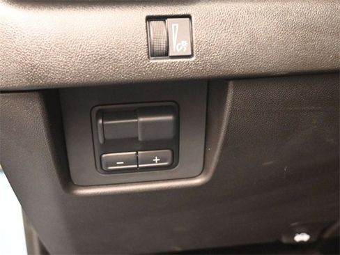 Used 2025 GMC Canyon Denali image 20