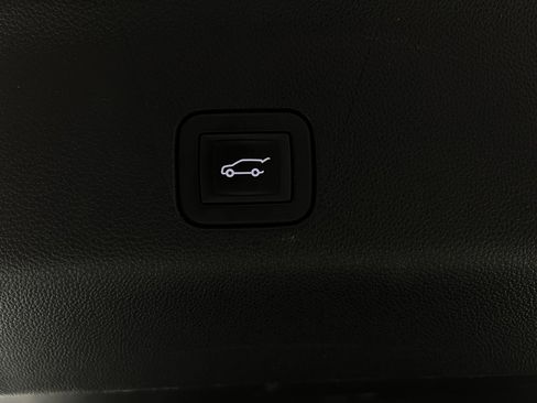 Used 2025 Chevrolet Tahoe Z71 image 29