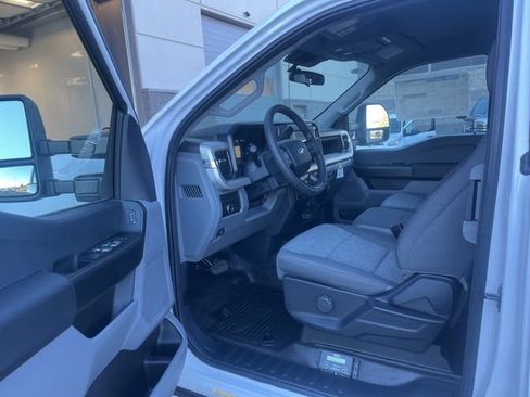 New 2026 Ford F550 4x4 Supercab Super Duty image 9