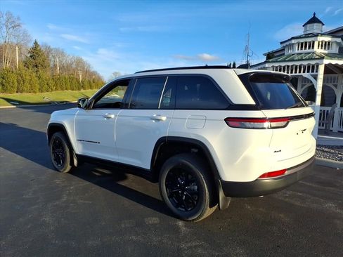 New 2026 Jeep Grand Cherokee Altitude AWD/4WD image 3