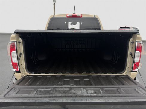 Used 2022 GMC Canyon AT4 image 20