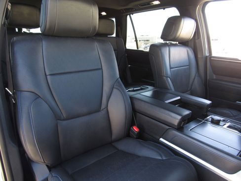 Used 2024 Toyota Sequoia Platinum image 10