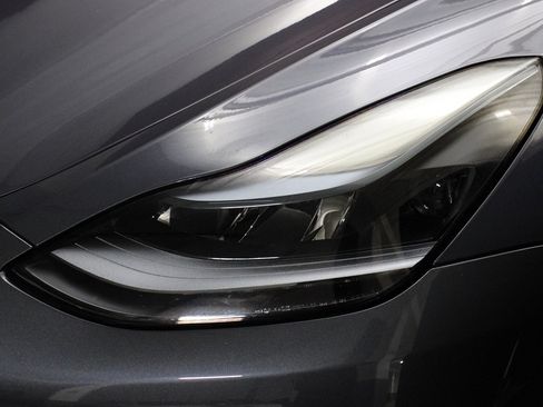 Used 2022 Tesla Model Y Long Range AWD/4WD image 4