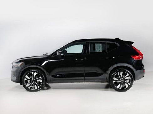 Used 2025 Volvo XC40 B5 Plus AWD/4WD image 6