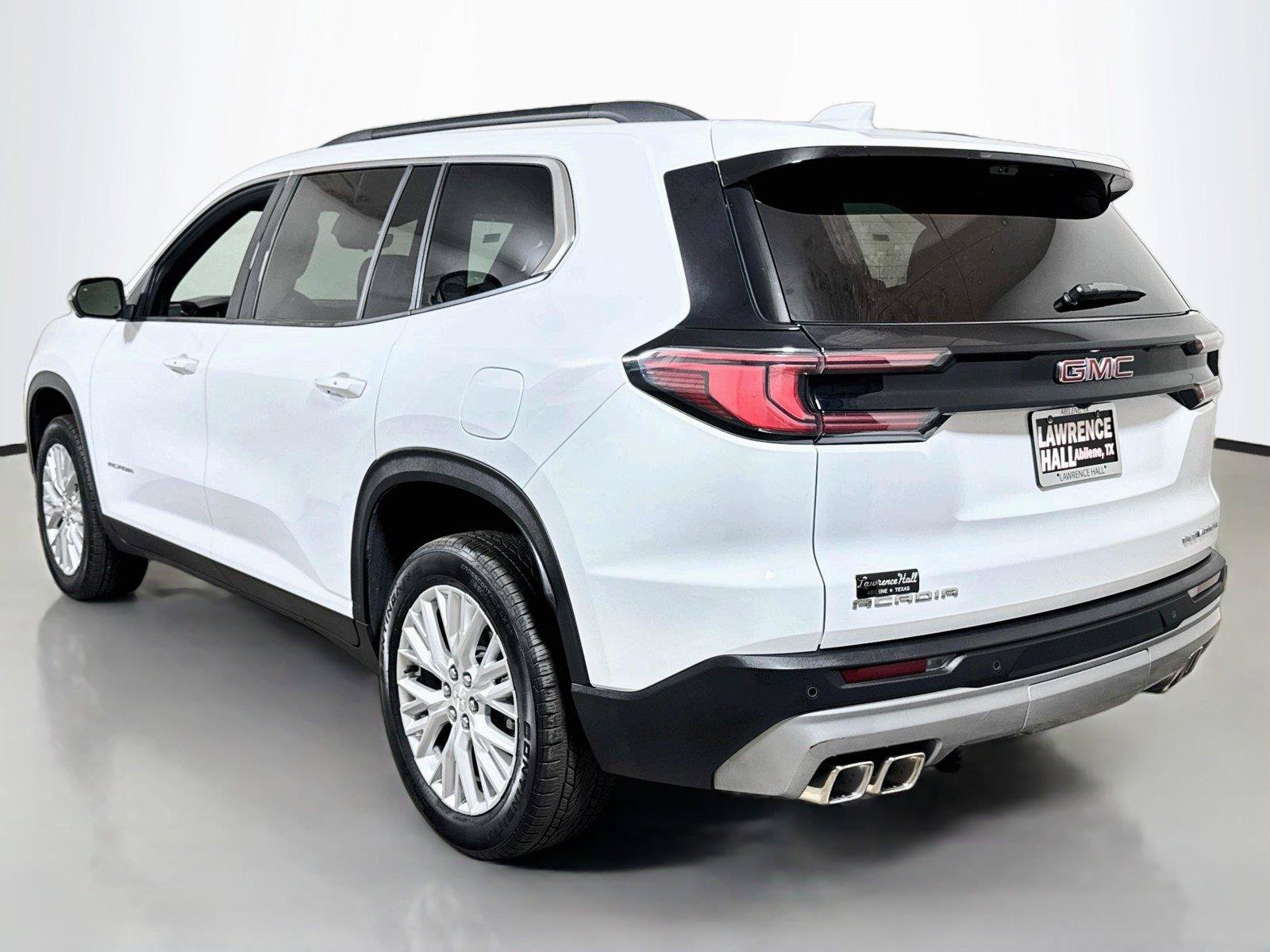 Used 2026 GMC Acadia Elevation w/ Elevation Premium Package FWD image 6