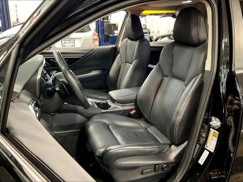 Used 2023 Subaru Outback Limited image 25