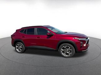 Used 2025 Chevrolet Trax LT FWD video 2