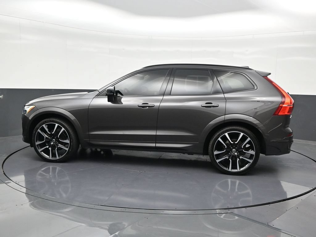 Used 2024 Volvo XC60 B5 Ultimate AWD/4WD image 2