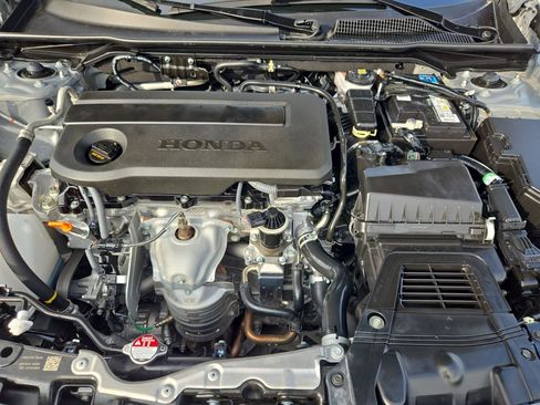 Certified 2025 Honda Civic Sport image 32
