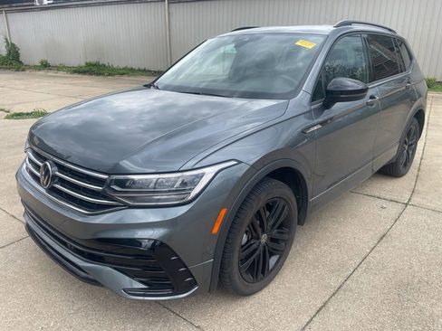 Used 2022 Volkswagen Tiguan SE R-Line AWD/4WD image 9