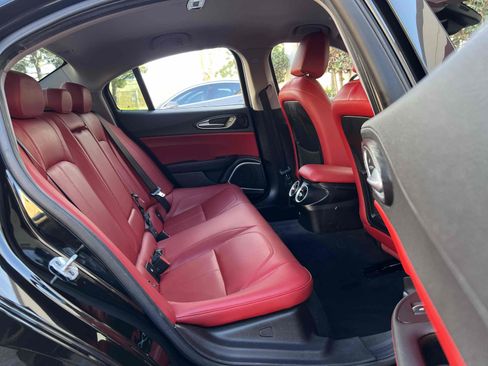 Used 2019 Alfa Romeo Giulia image 26