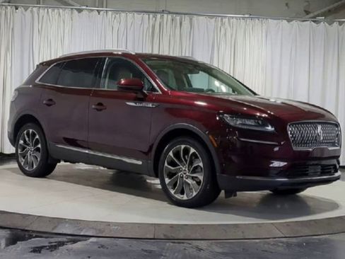 Used 2023 Lincoln Nautilus Reserve image 2