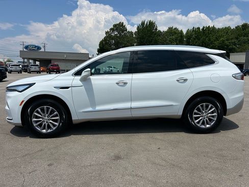 Used 2024 Buick Enclave Premium image 12