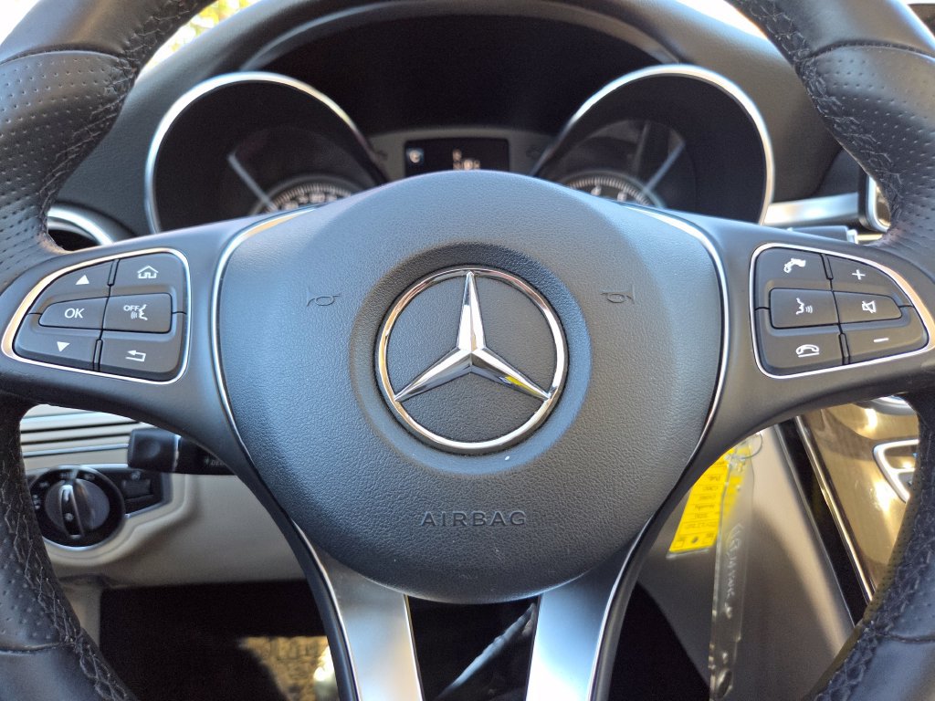 Used 2015 Mercedes-Benz C 300 4MATIC Sedan image 32