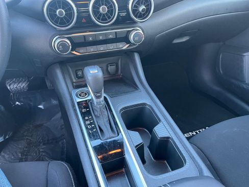 Used 2025 Nissan Sentra SV image 39