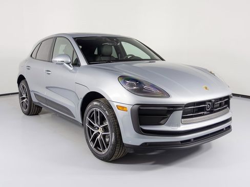 New 2026 Porsche Macan image 8