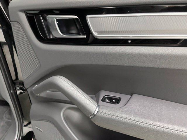 Used 2022 Porsche Cayenne Platinum Edition AWD/4WD image 50