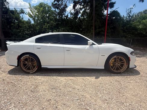 Used 2019 Dodge Charger R/T image 4