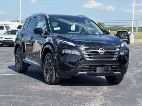 New 2026 Nissan Rogue Platinum w/ Platinum Premium Package AWD/4WD image 2