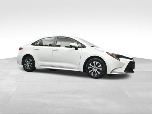 Used 2022 Toyota Corolla LE FWD image 25