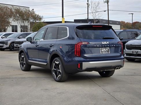 New 2025 Kia Telluride S image 3