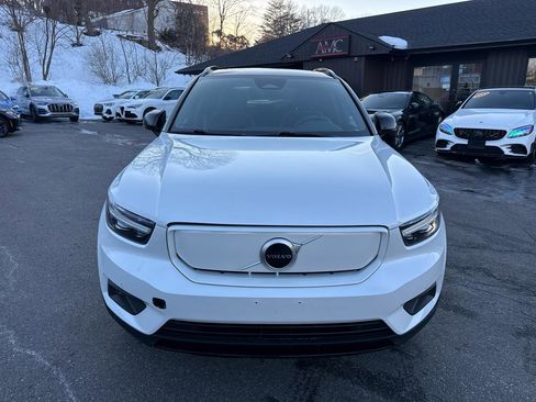 Used 2021 Volvo XC40 P8 Recharge w/ Climate Package image 8