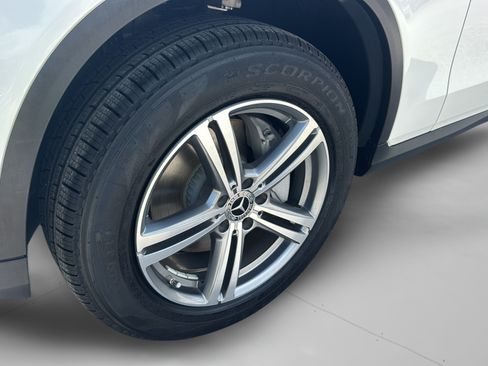 Used 2022 Mercedes-Benz GLC 300 w/ Premium Package Lite image 31