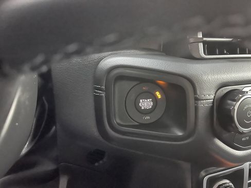New 2026 Jeep Wrangler Unlimited Rubicon w/ Technology Group AWD/4WD image 34