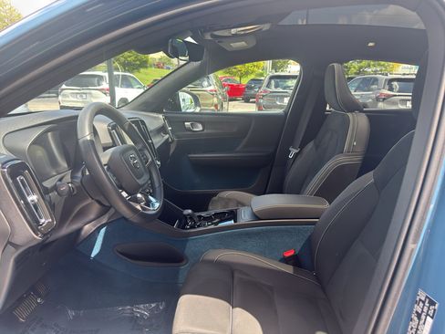 Used 2023 Volvo C40 P8 Recharge Plus AWD/4WD image 9