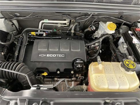 Used 2019 Chevrolet Trax LT w/ Redline Edition image 30