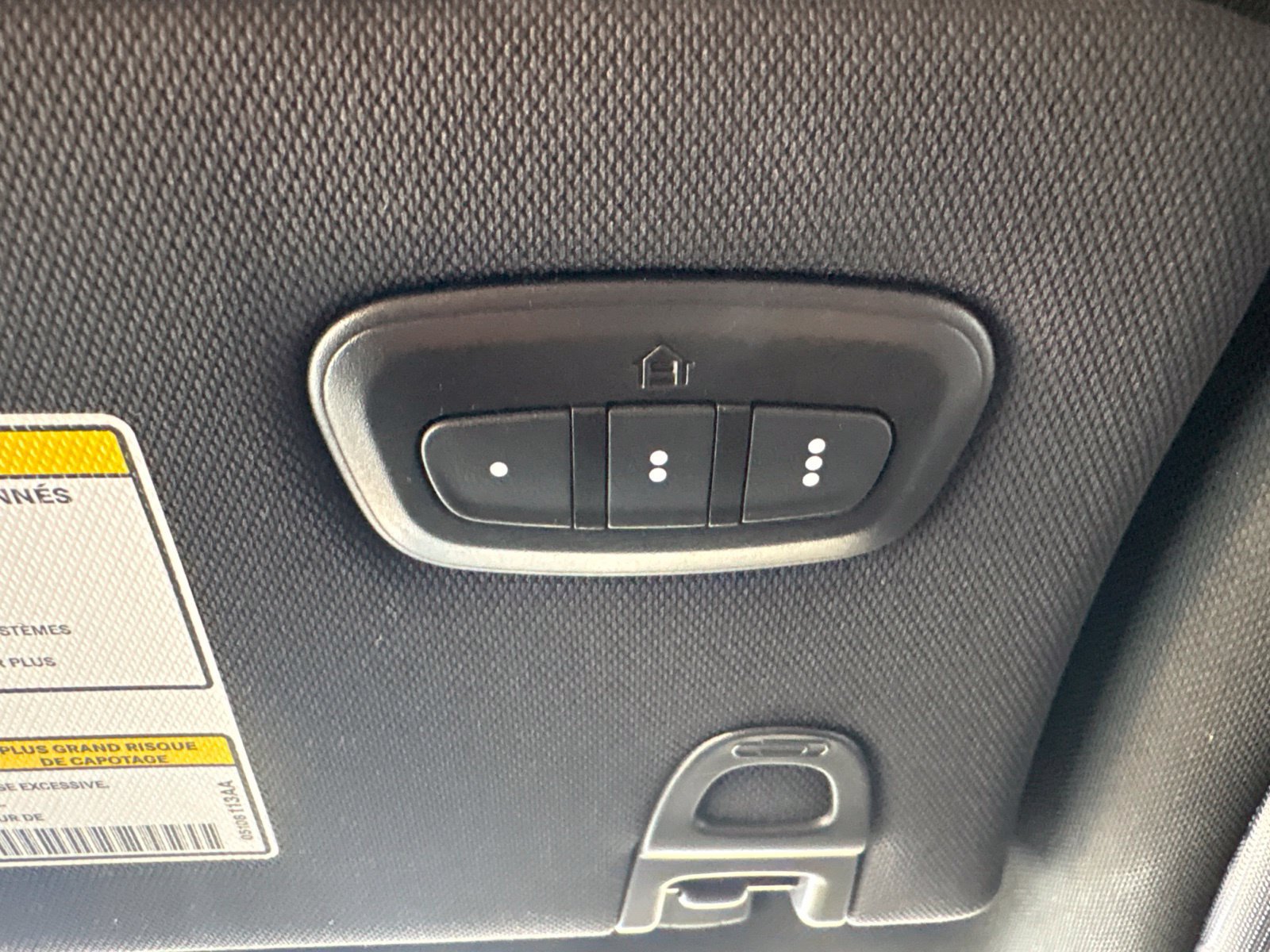 Used 2024 Jeep Compass Latitude w/ Sun and Sound Group AWD/4WD image 20