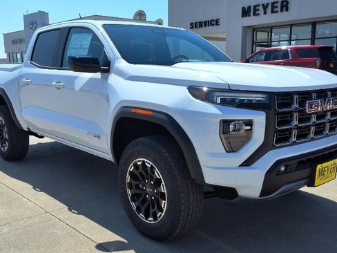 New 2026 GMC Canyon AT4 AWD/4WD image 2