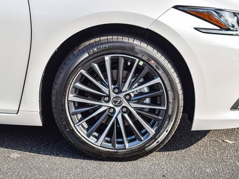 New 2025 Lexus ES 350 w/ Premium Package image 10